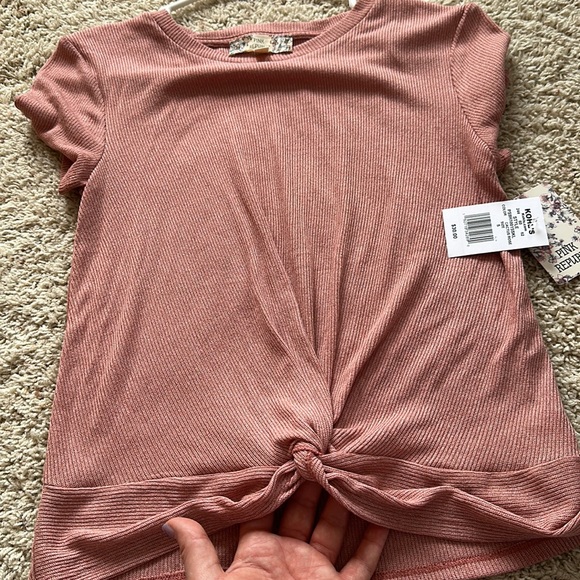 NWT Blush Pink t-shirt, size women’s junior’s small - Picture 6 of 11
